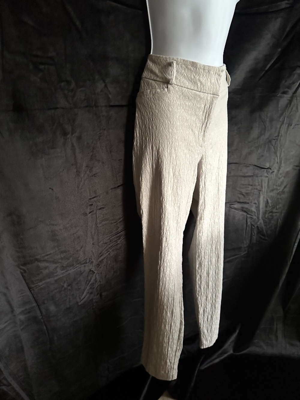 Soho Apparel, light gray textured pants, size 14